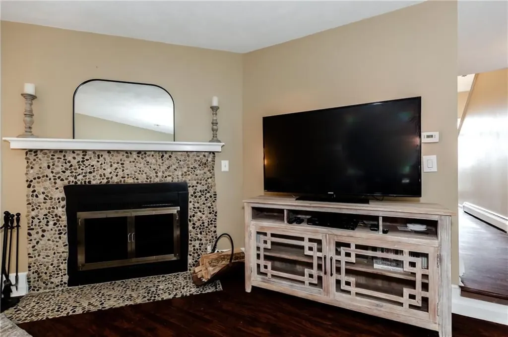 25 Venturi Green North Providence RI 02904