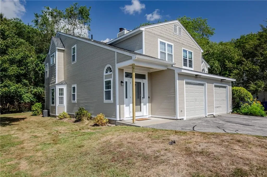 25 Venturi Green North Providence RI 02904