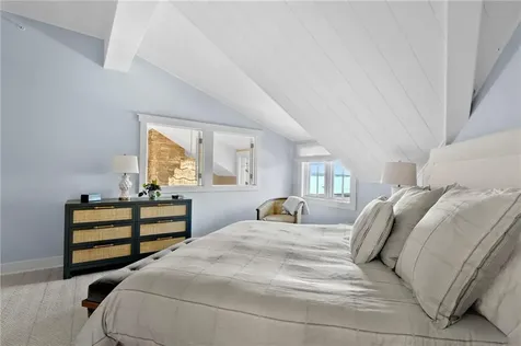 125 Cory's Lane Portsmouth RI 02871