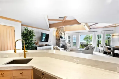 125 Cory's Lane Portsmouth RI 02871