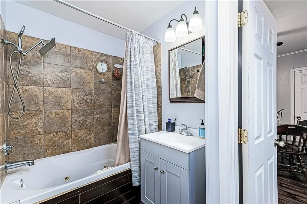 28 Bakers Creek Road Warwick RI 02886