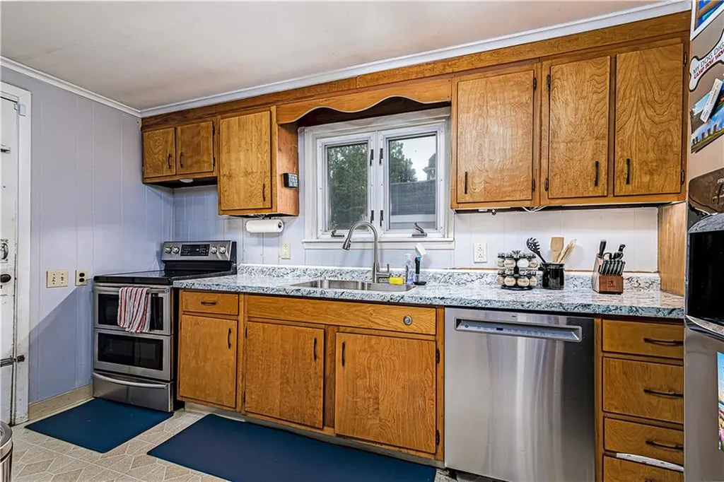 28 Bakers Creek Road Warwick RI 02886