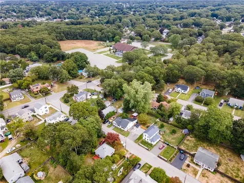 28 Bakers Creek Road Warwick RI 02886