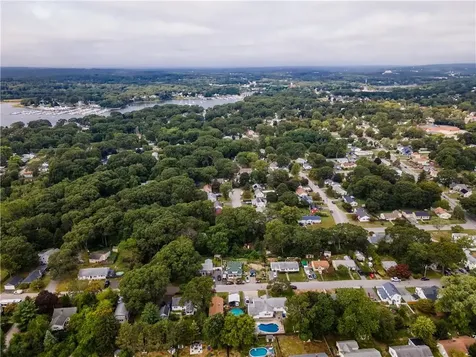 28 Bakers Creek Road Warwick RI 02886