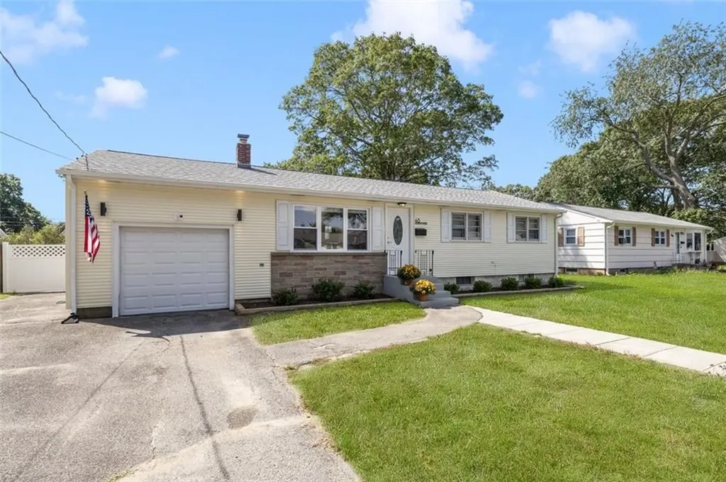 48 Wellington Avenue Warwick RI 02886