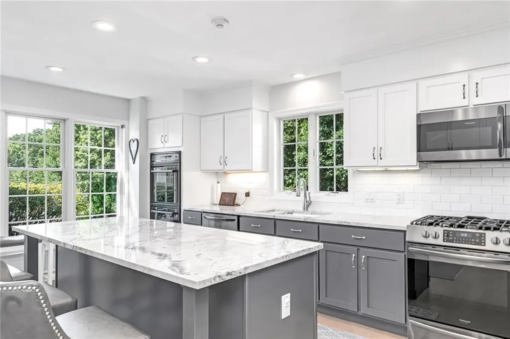 11 Hamilton Road Westerly RI 02891
