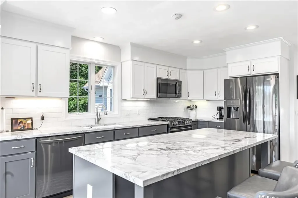 11 Hamilton Road Westerly RI 02891