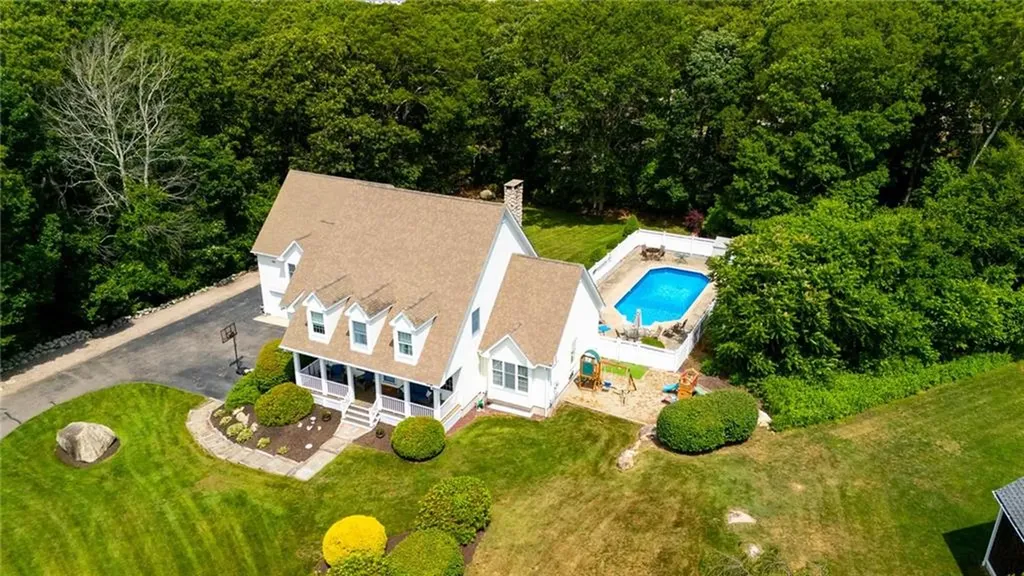 11 Hamilton Road Westerly RI 02891