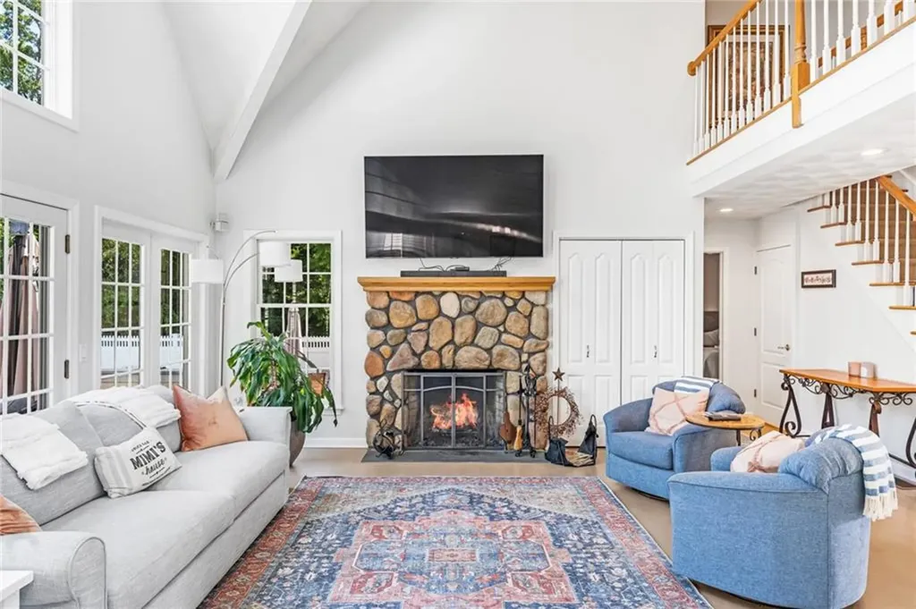 11 Hamilton Road Westerly RI 02891