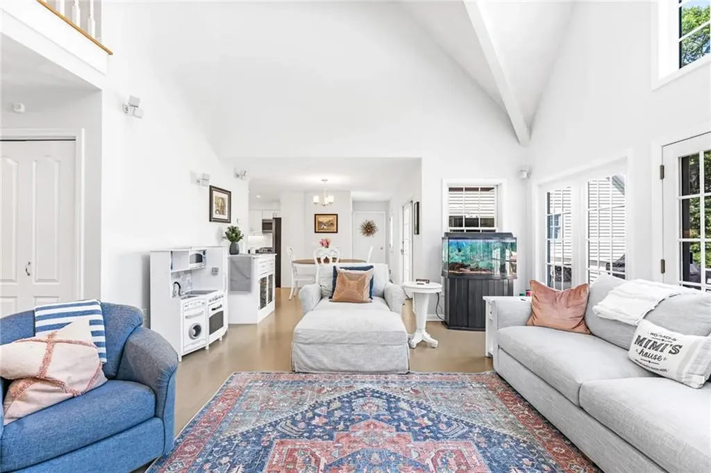 11 Hamilton Road Westerly RI 02891
