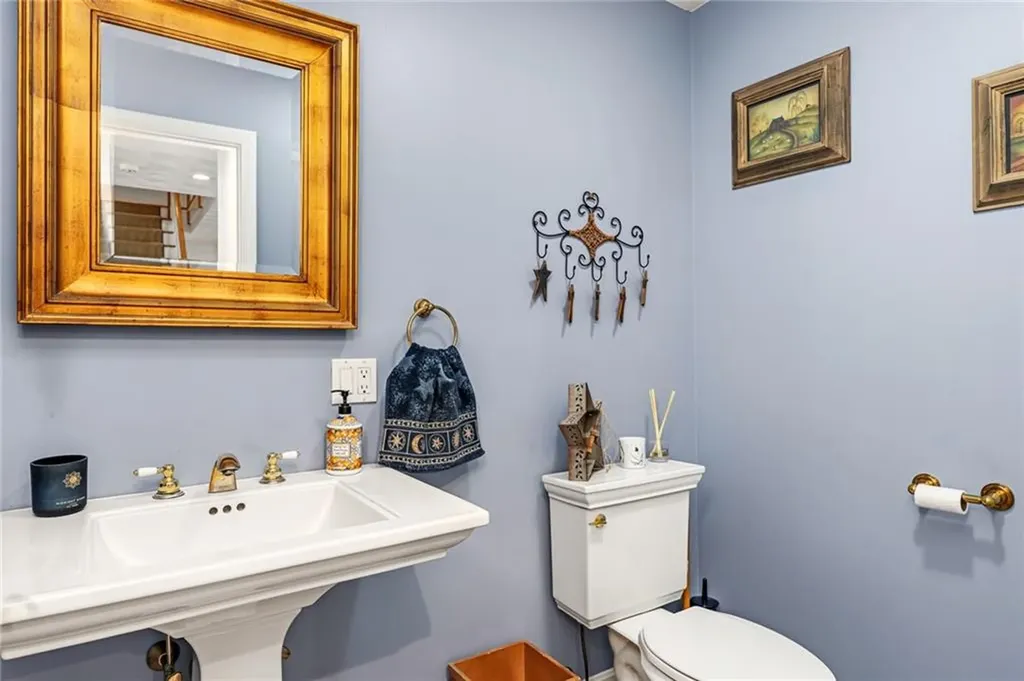 11 Hamilton Road Westerly RI 02891