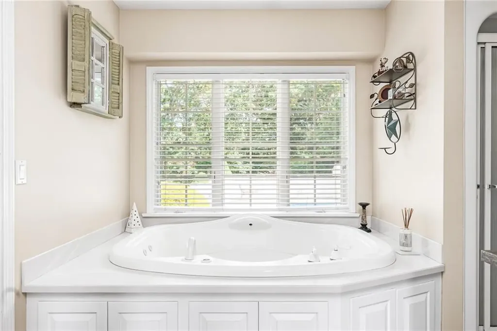 11 Hamilton Road Westerly RI 02891