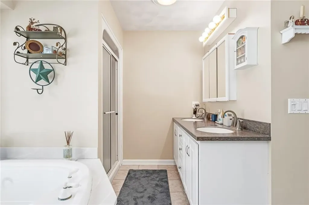 11 Hamilton Road Westerly RI 02891