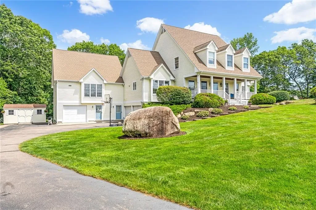11 Hamilton Road Westerly RI 02891