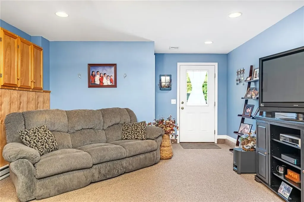 11 Hamilton Road Westerly RI 02891