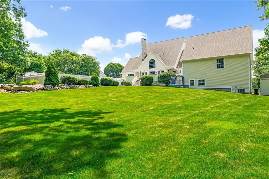 11 Hamilton Road Westerly RI 02891