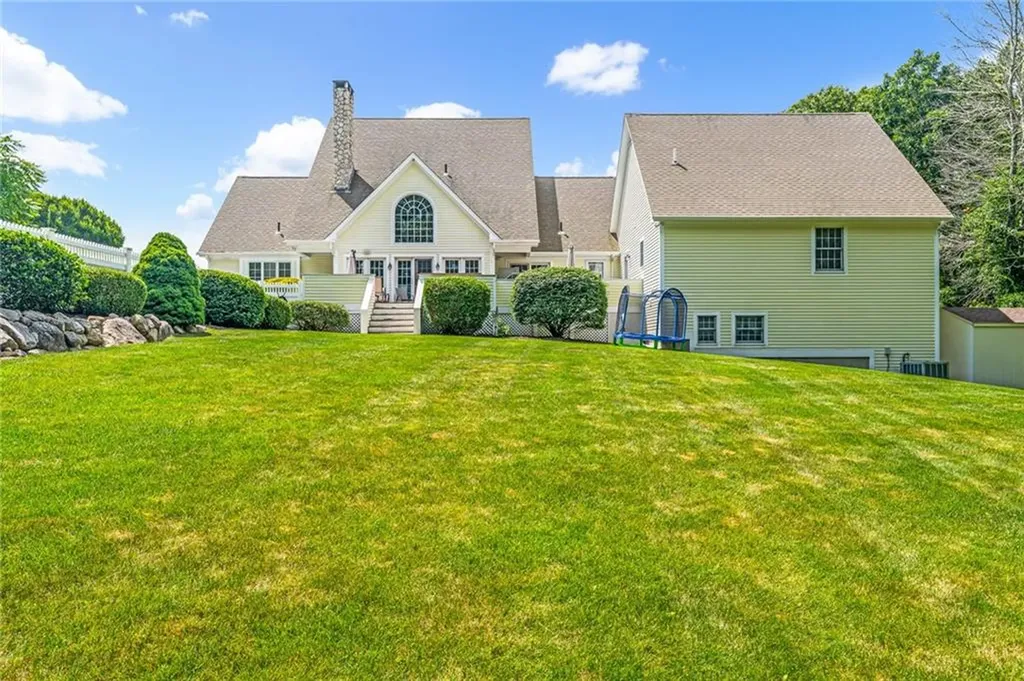 11 Hamilton Road Westerly RI 02891