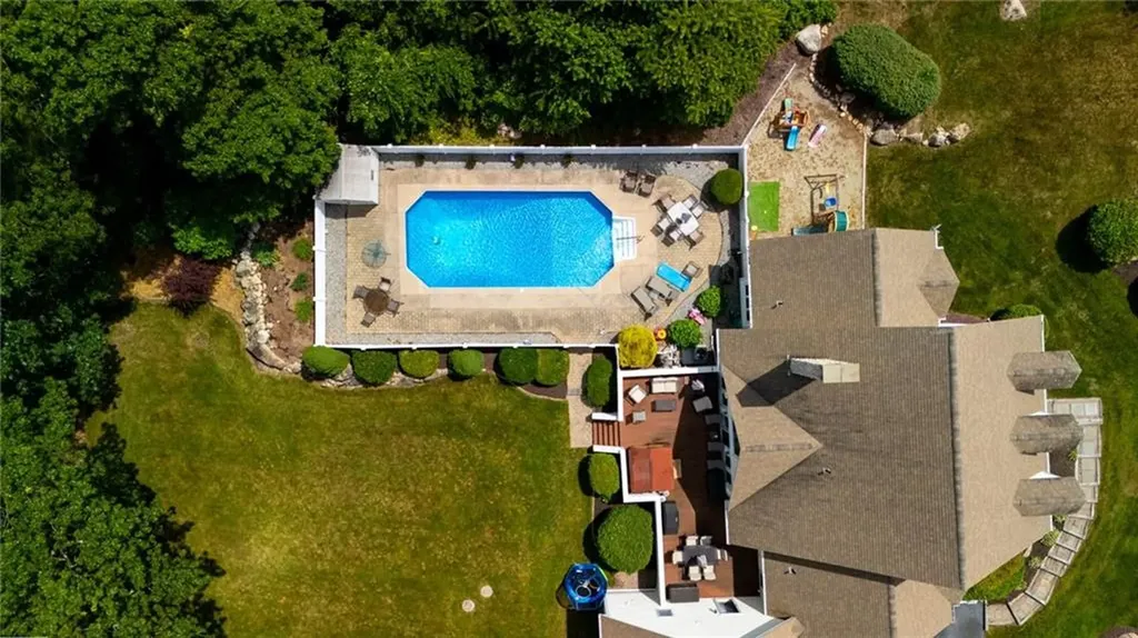 11 Hamilton Road Westerly RI 02891