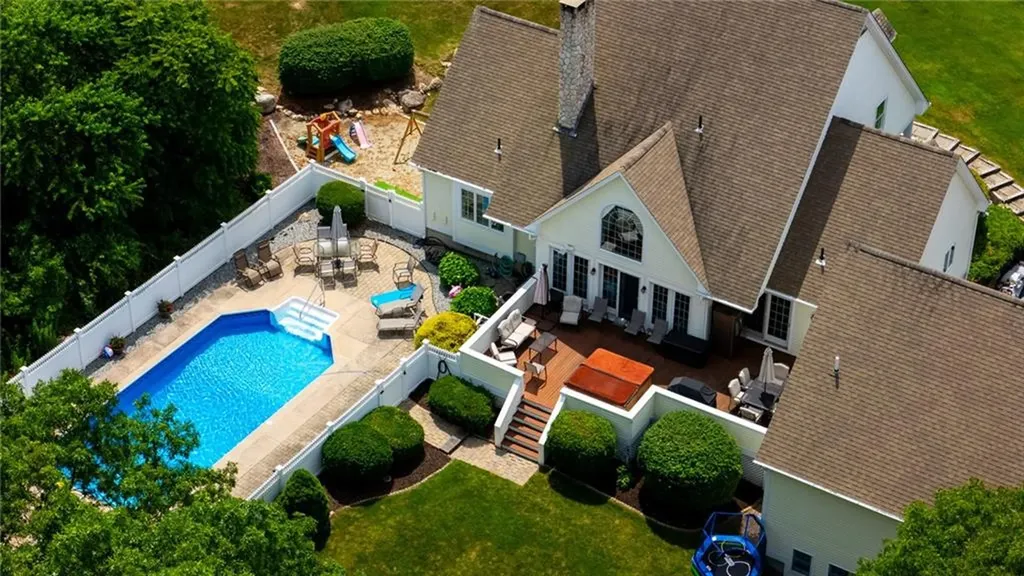 11 Hamilton Road Westerly RI 02891