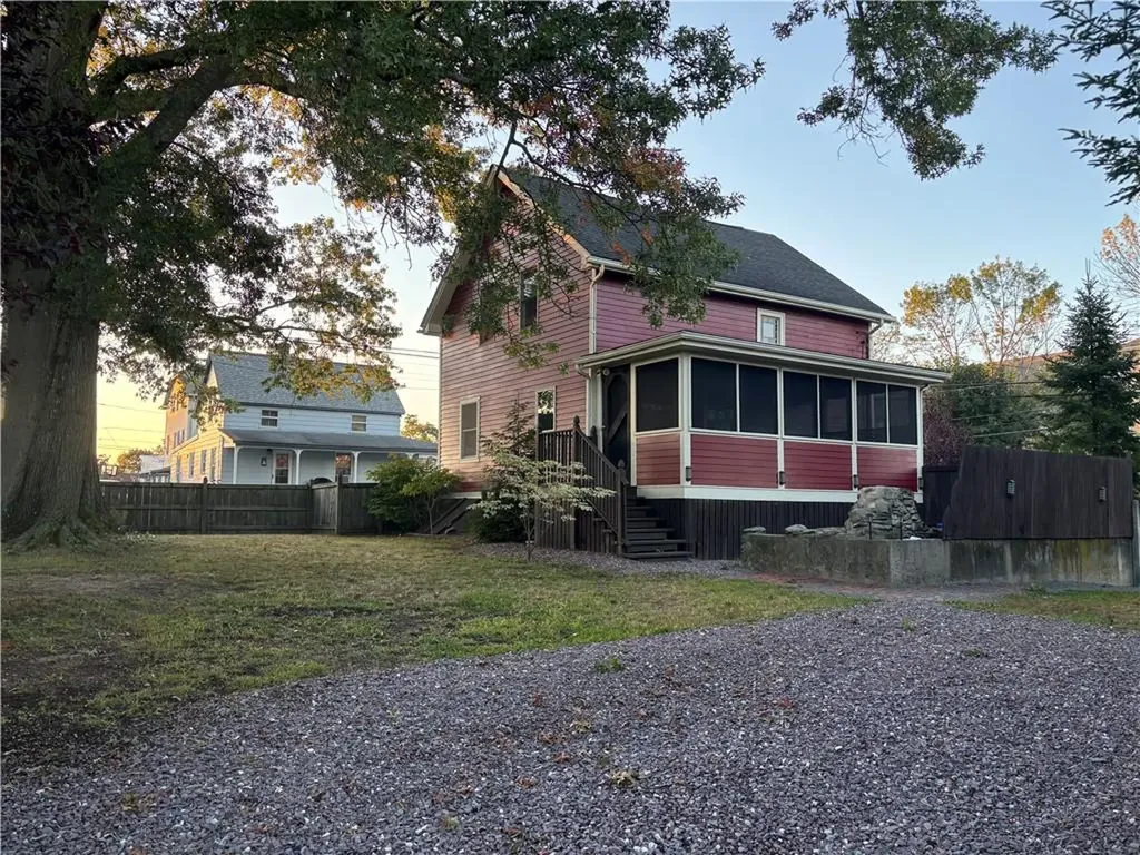 164 Bay Spring Avenue Barrington RI 02806
