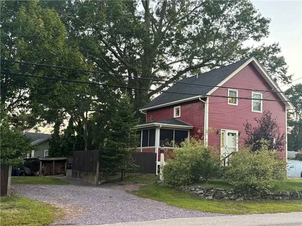 164 Bay Spring Avenue Barrington RI 02806