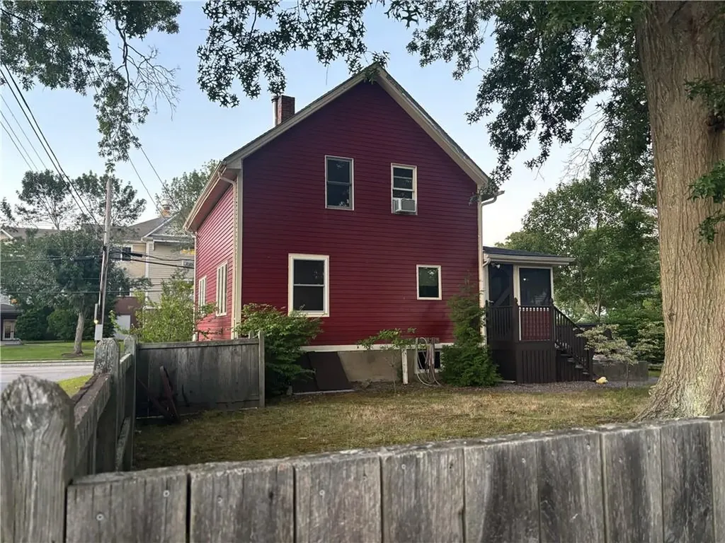 164 Bay Spring Avenue Barrington RI 02806