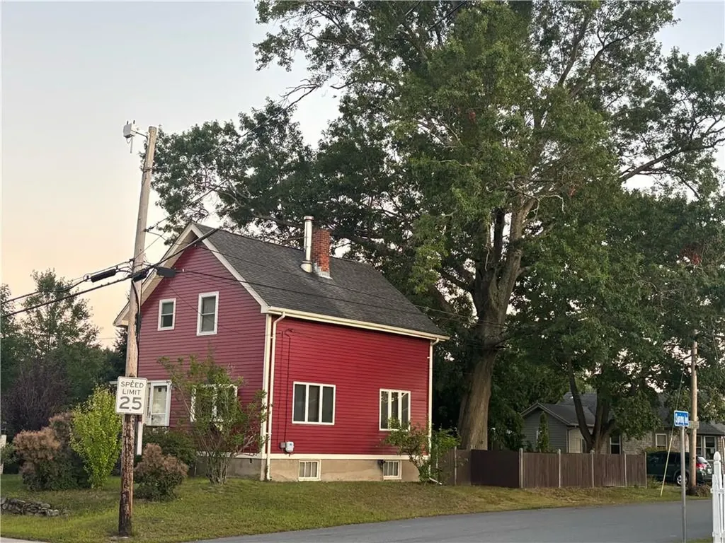 164 Bay Spring Avenue Barrington RI 02806