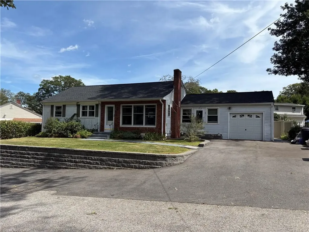 25 Lockwood Road Cumberland RI 02864