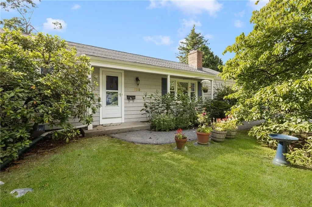 169 Lansdowne Road Warwick RI 02888