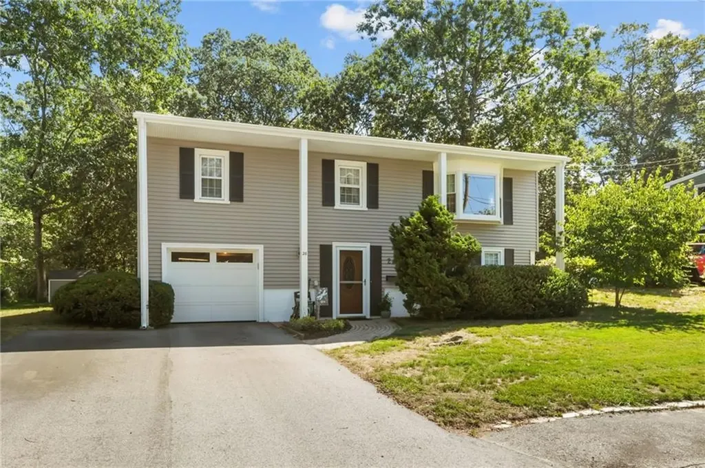26 Lloyd Drive Coventry RI 02816