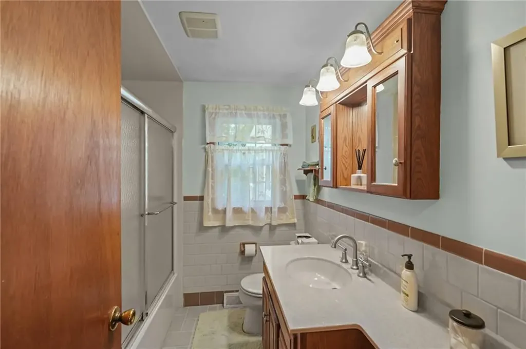 26 Lloyd Drive Coventry RI 02816