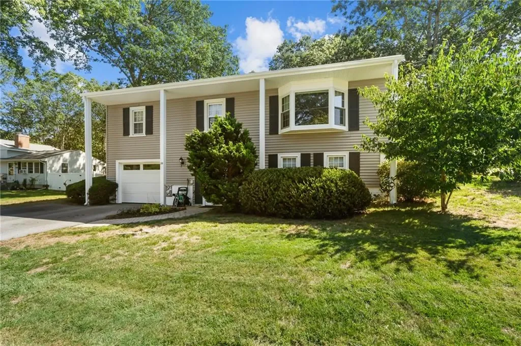 26 Lloyd Drive Coventry RI 02816