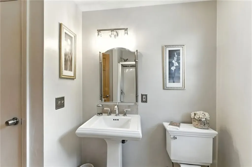 24 Tobyhanna Street Providence RI 02910