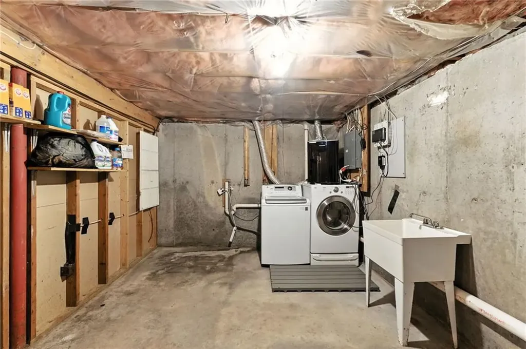24 Tobyhanna Street Providence RI 02910