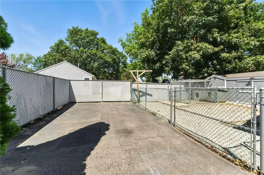 24 Tobyhanna Street Providence RI 02910