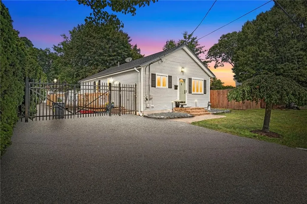 24 Tobyhanna Street Providence RI 02910