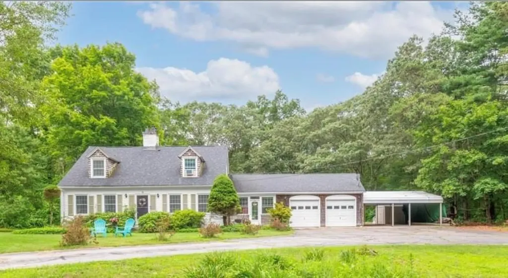 110 Hopkins Avenue Johnston RI 02919