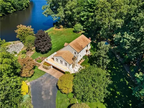 14 Dawn Lane Coventry RI 02816