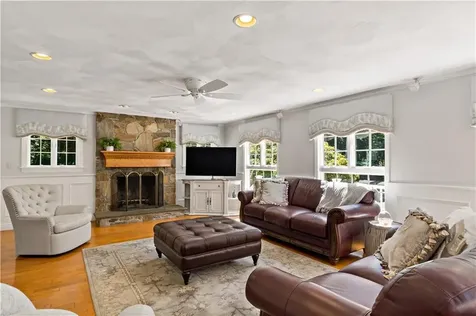 14 Dawn Lane Coventry RI 02816