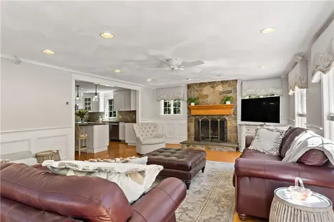 14 Dawn Lane Coventry RI 02816