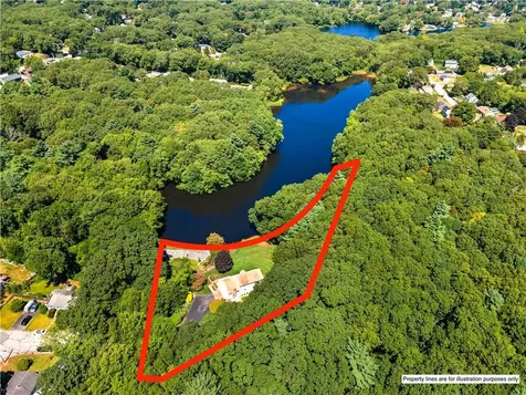 14 Dawn Lane Coventry RI 02816