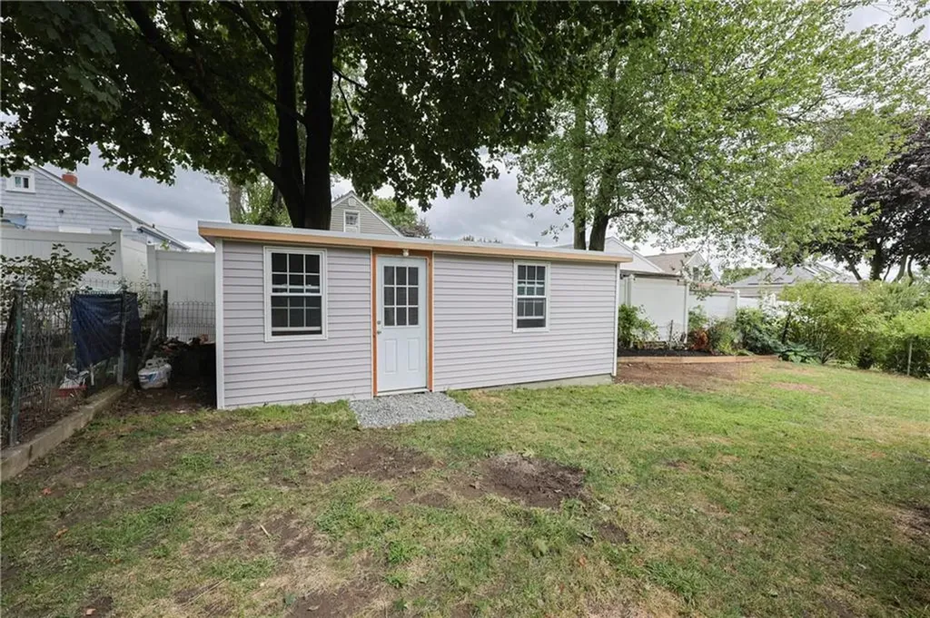 101 Grosvenor Avenue Pawtucket RI 02860