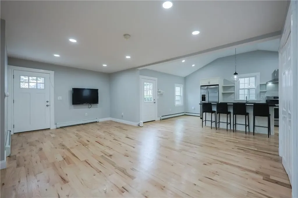 101 Grosvenor Avenue Pawtucket RI 02860