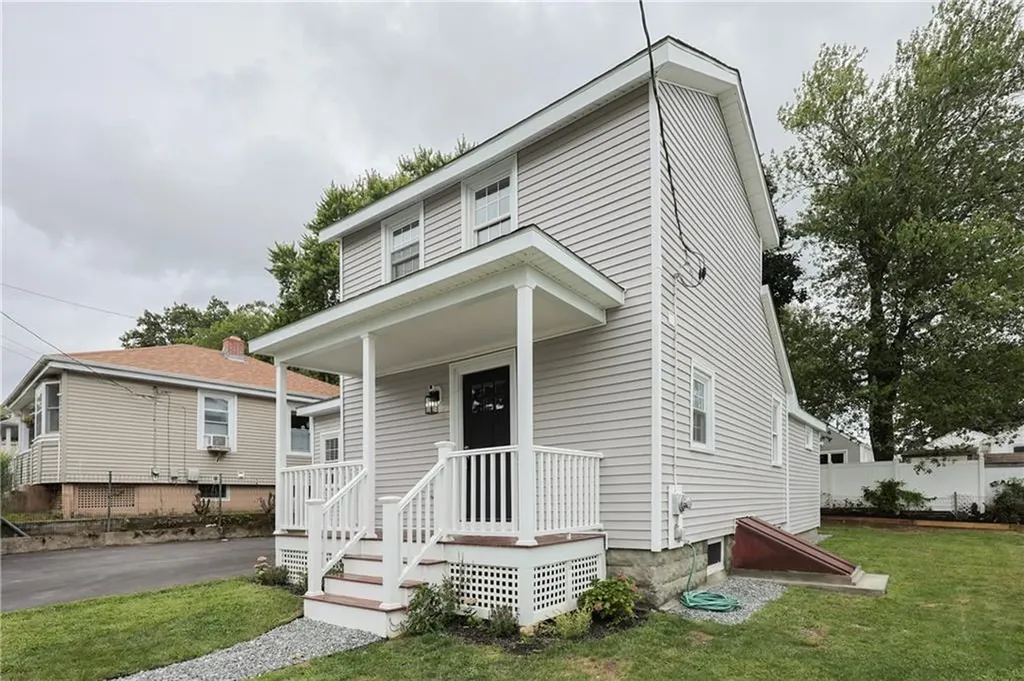 101 Grosvenor Avenue Pawtucket RI 02860