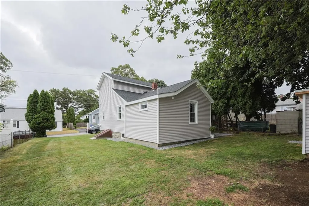 101 Grosvenor Avenue Pawtucket RI 02860