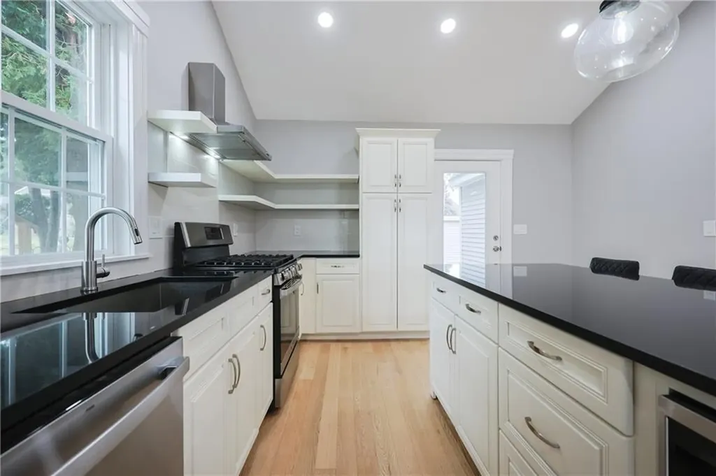 101 Grosvenor Avenue Pawtucket RI 02860