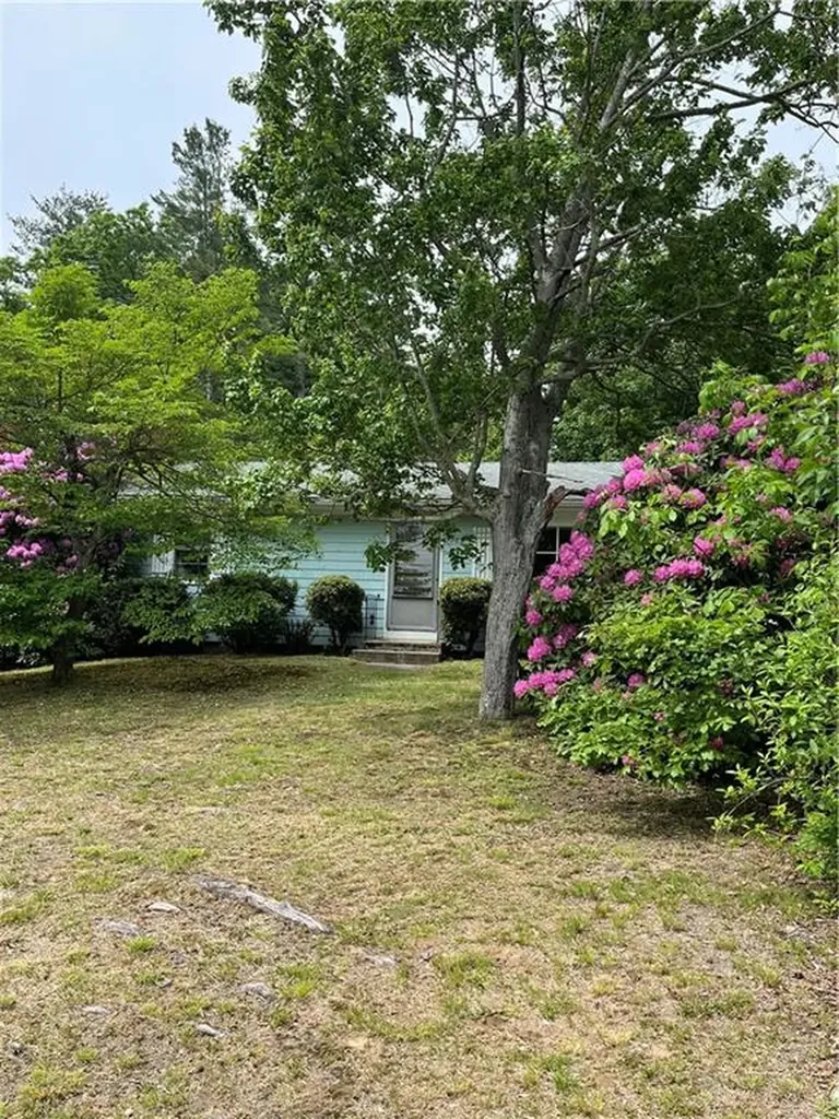 1369 Hope Road Cranston RI 02831