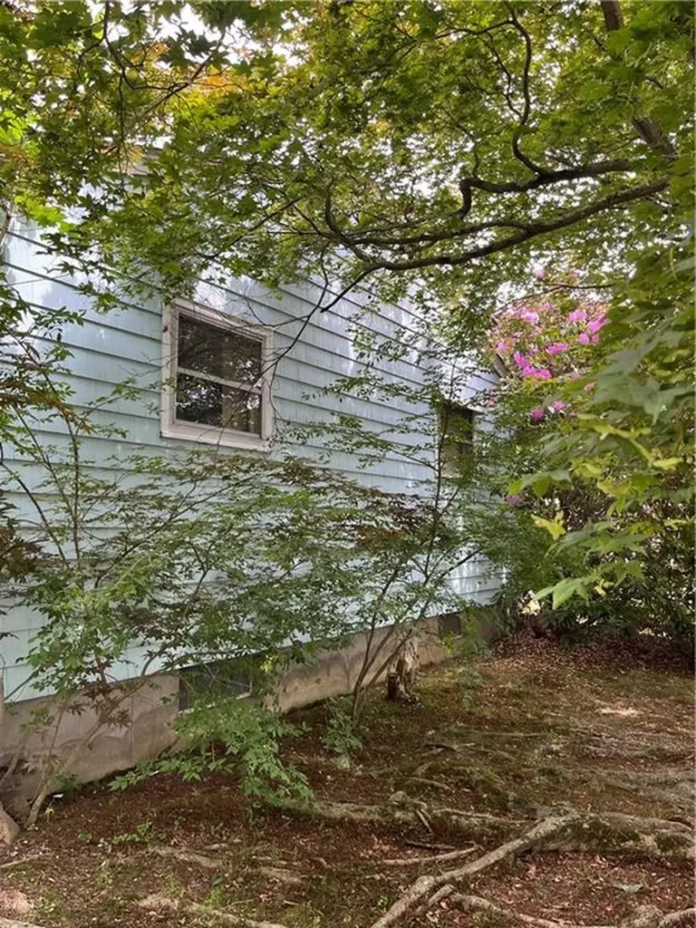 1369 Hope Road Cranston RI 02831