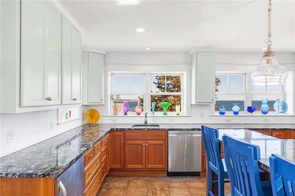 7 Clarkes Village Road Jamestown RI 02835