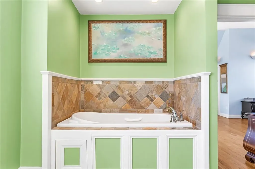 7 Clarkes Village Road Jamestown RI 02835